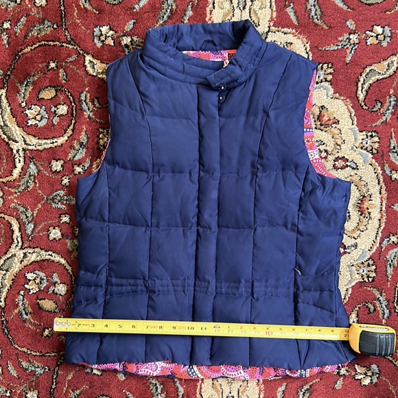 Lilly Pulitzer Reversible Puffer Vest in True Navy/Paisley - Size XL - Picture 9 of 9